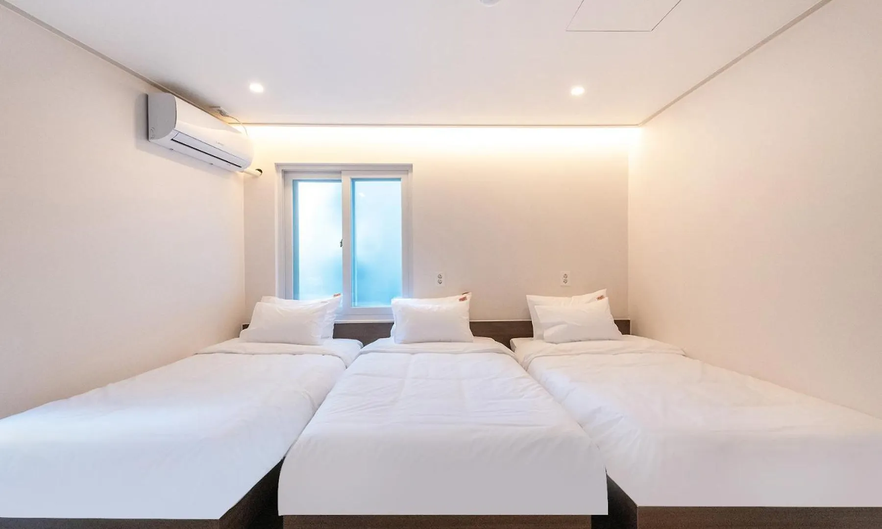 Crashinyongsan Guest House Сеул Южная Корея